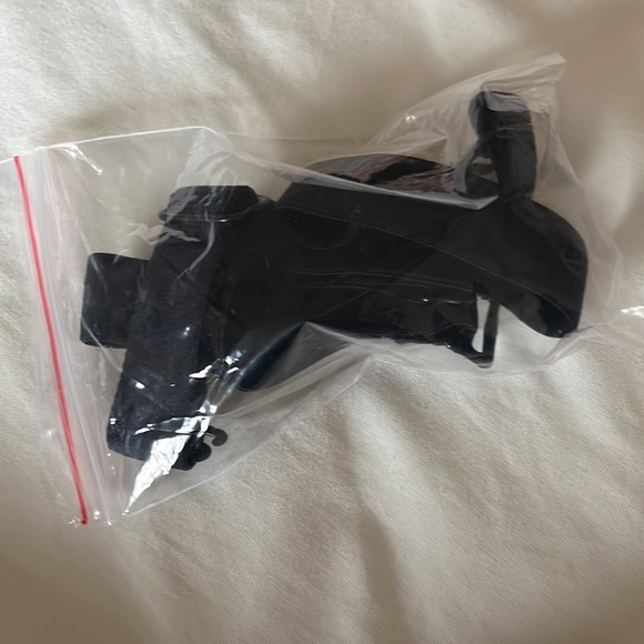 Strapless padded bra. Black with pretty scalloped edging - Picture 4 of 6